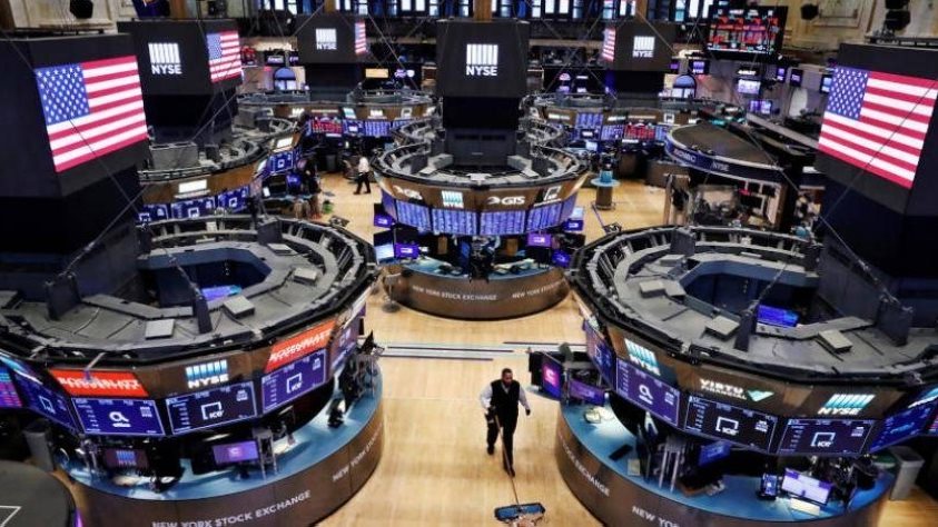 استقرار العقود الآجلة للأسهم الأمريكية وسط ترقب لبيانات التضخم